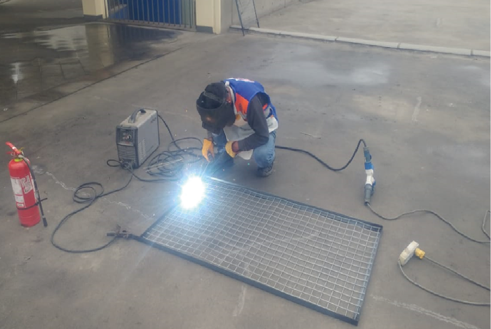 colocación de cercos metálicos